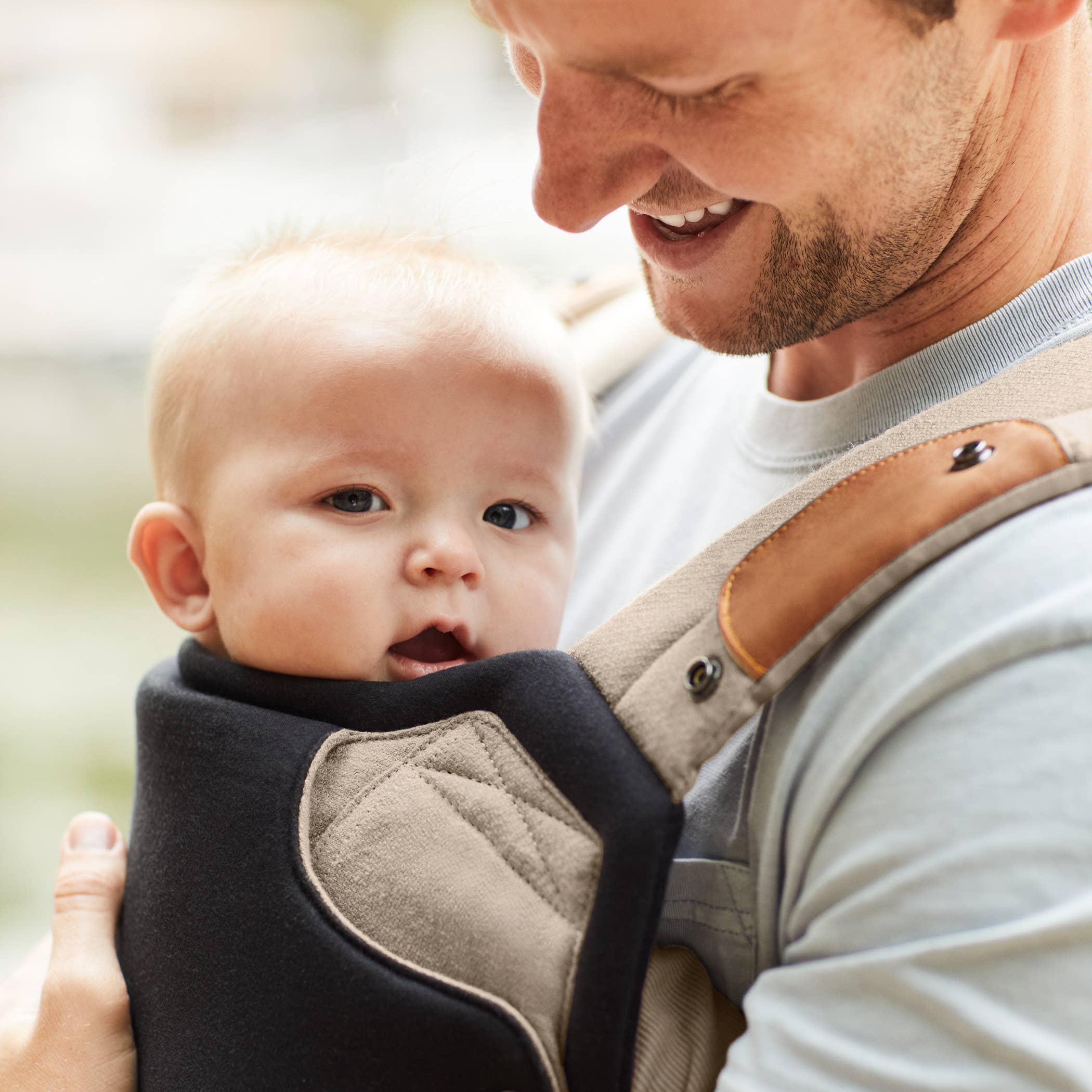 LILLEbaby - Wholesale Baby Carrier - Elevate 6-in-1 Linen Blend Baby Carrier18