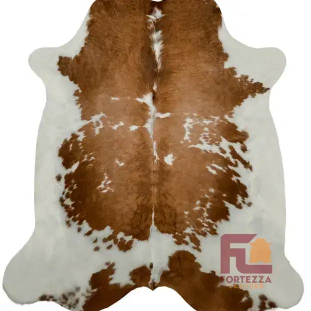 Grands tapis chromatiques en peau de vache marron et blanc, 6 pi x 7 pi, caisse de 15 pour la vente par Fortezza Leather