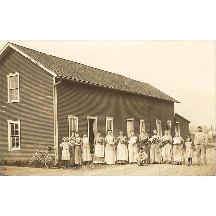 Found Image Press - Wholesale Sticker - Sticker AG-28 Farm Women0