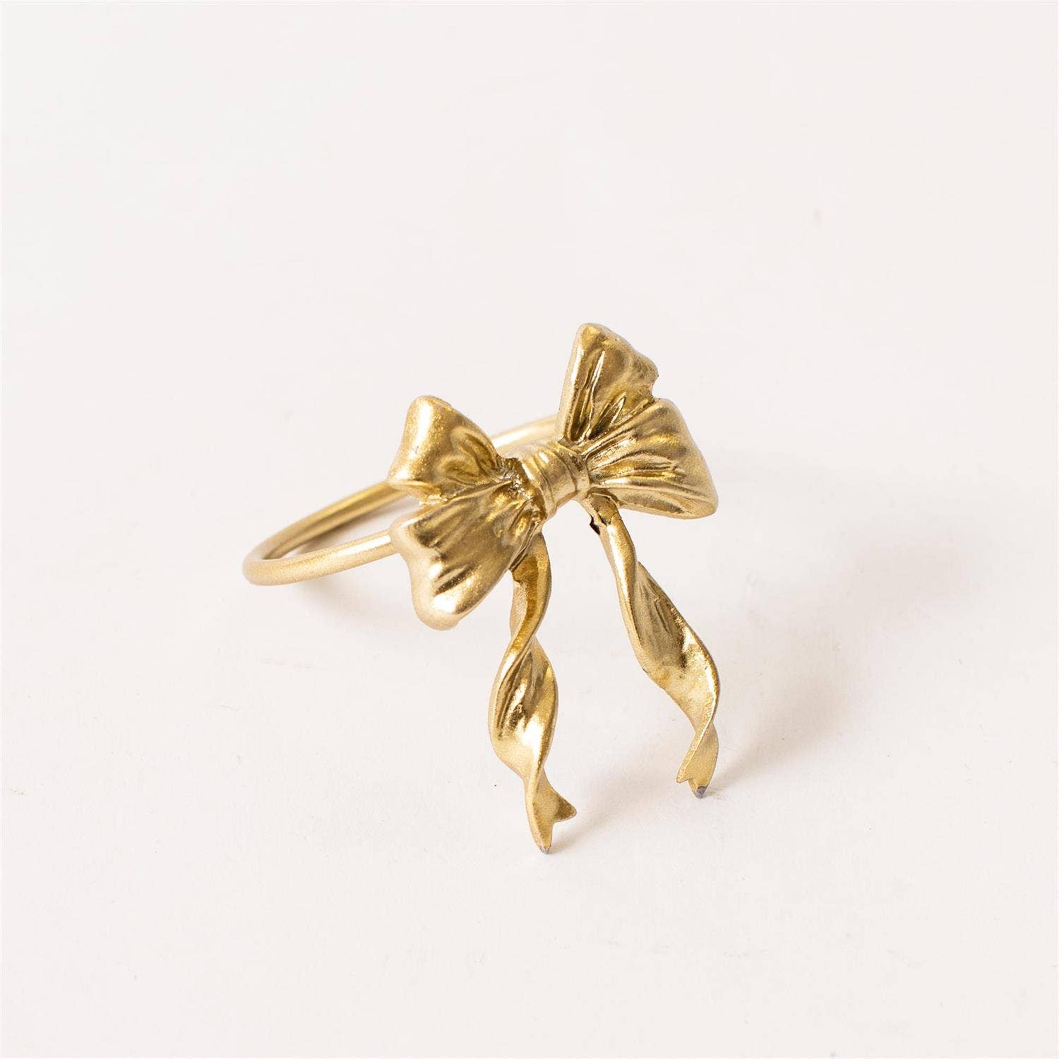 Audrey's Home & Gift - Vente Décorations de table - Rond de serviette - Nœud finition or (PK/12)3