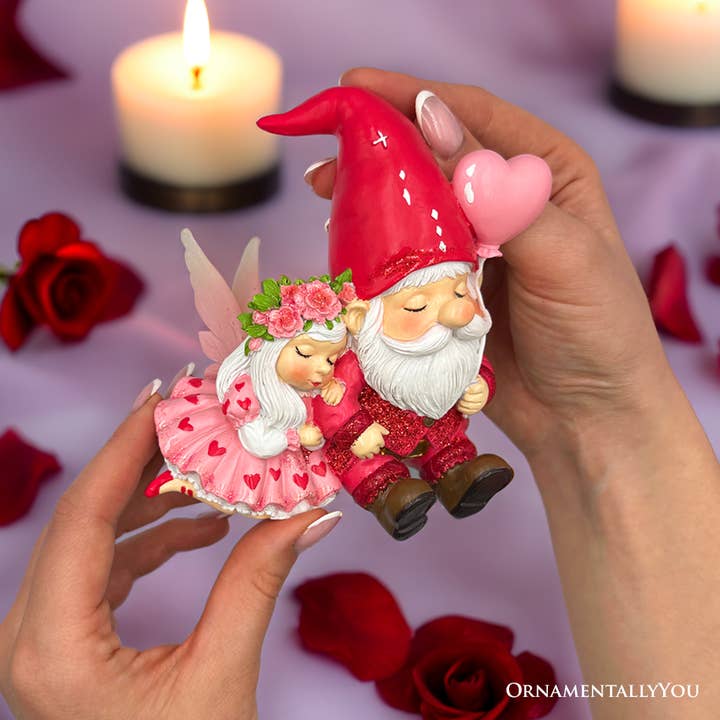 OrnamentallyYou - Vendita all'ingrosso Statuette decorative - Statuetta Piccola Coppia di Gnomi Storia d'Amore Stravagante, 4" Regalo Carino e Piccolo per San Valentino Mini Statua