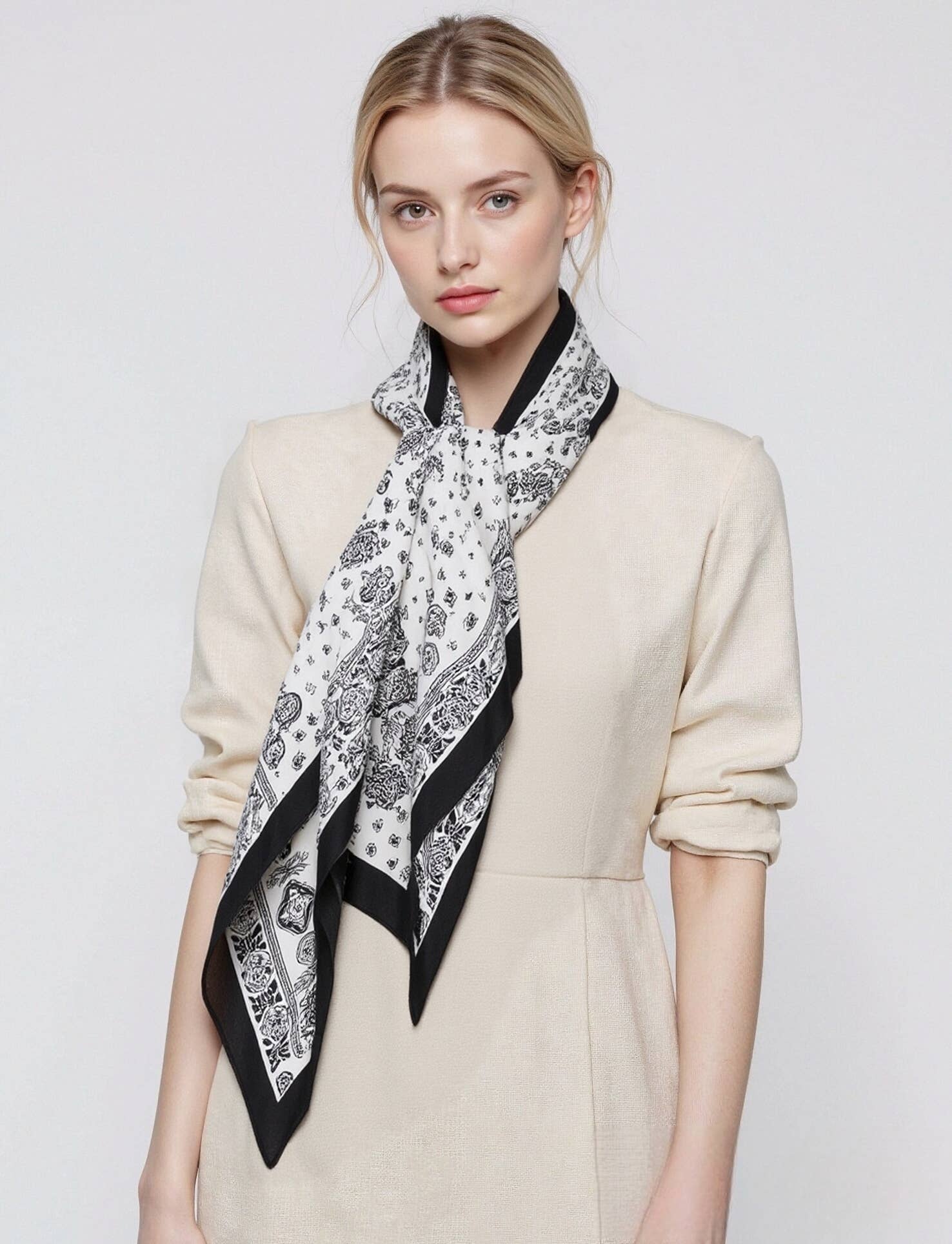 JC Sunny Fashion – wholesale Scarf – Women's – JC023328T Printed Triangle Scarf – Bandana Style Wrap / Shawl24