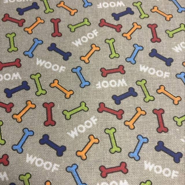 Jo's Pet Treats & Bandanas by Abab Enterprises, LLC - Vente Bandana – chien - Bandana à nouer pour chien avec motif de patte, prêt à être vendu au détail10