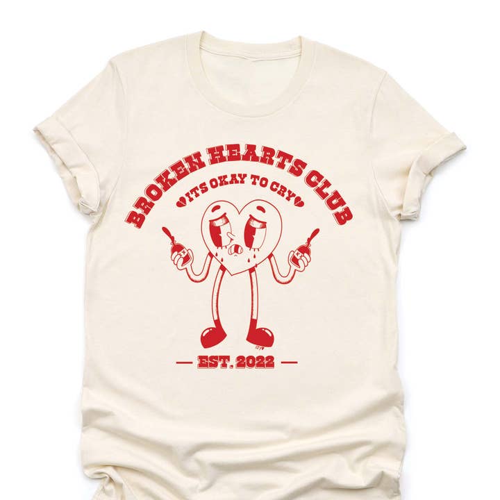Trasiga hjärtan Club Bby 💔 Grafisk T-shirt Handritad för wholesale av The Funnel Cake Tree