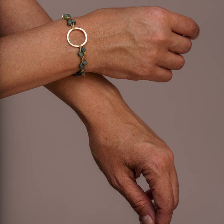 Pretty Pink Eco-Jewellery – wholesale Beaded bracelet – Dainty Tagua Bracelet14