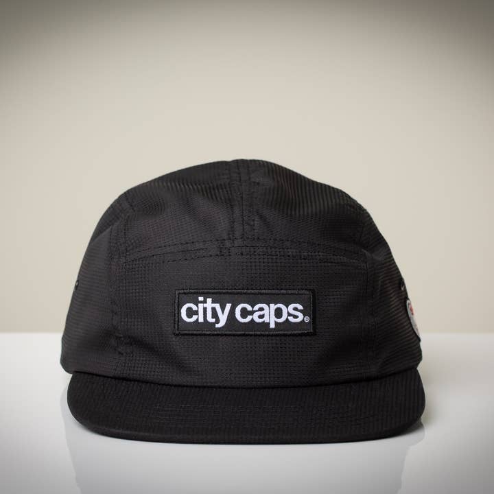 Pet met 5 panelen - Pitch Zwart x Satijn Zwart voor wholesale door City Caps