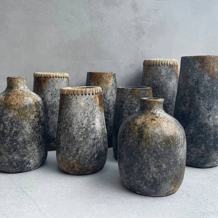 Bazar Bizar Living - Wholesale Vase - The Sneaky Vase - Antique Grey - L5