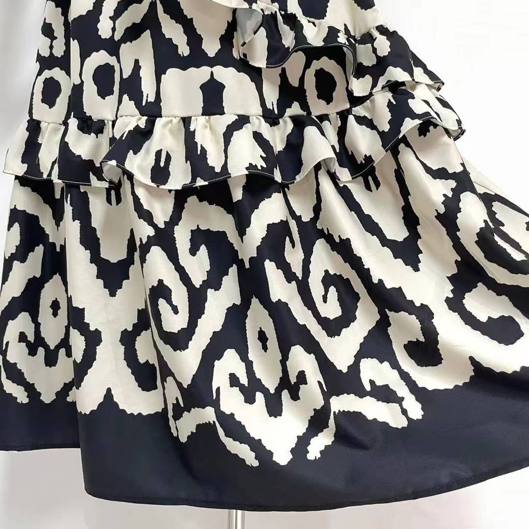 Noir Robe maxi à imprimé à volants avec col écharpe et manches courtes DR492Y en vente sur Faire6