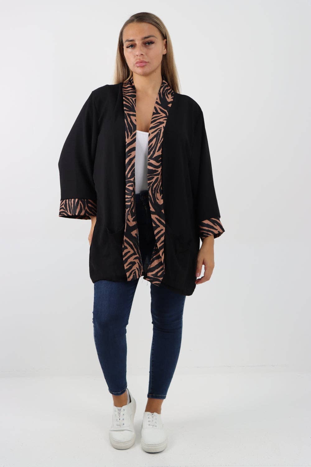 Miss Bold – Engroshandel Jakke - Dame – Italiensk 3/4 ærmet trykt panel åben frontjakke0