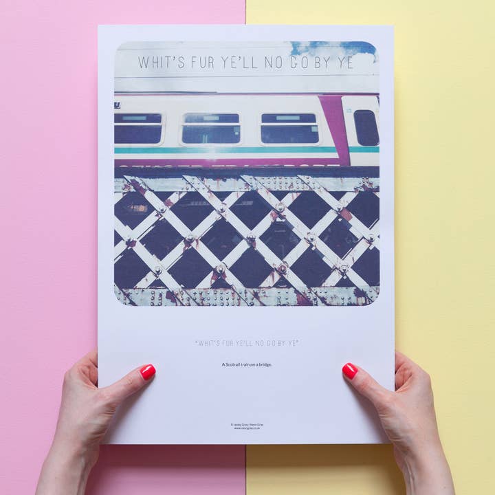 Scottish Banter Print Vintage Tåg för wholesale av Neon Gray