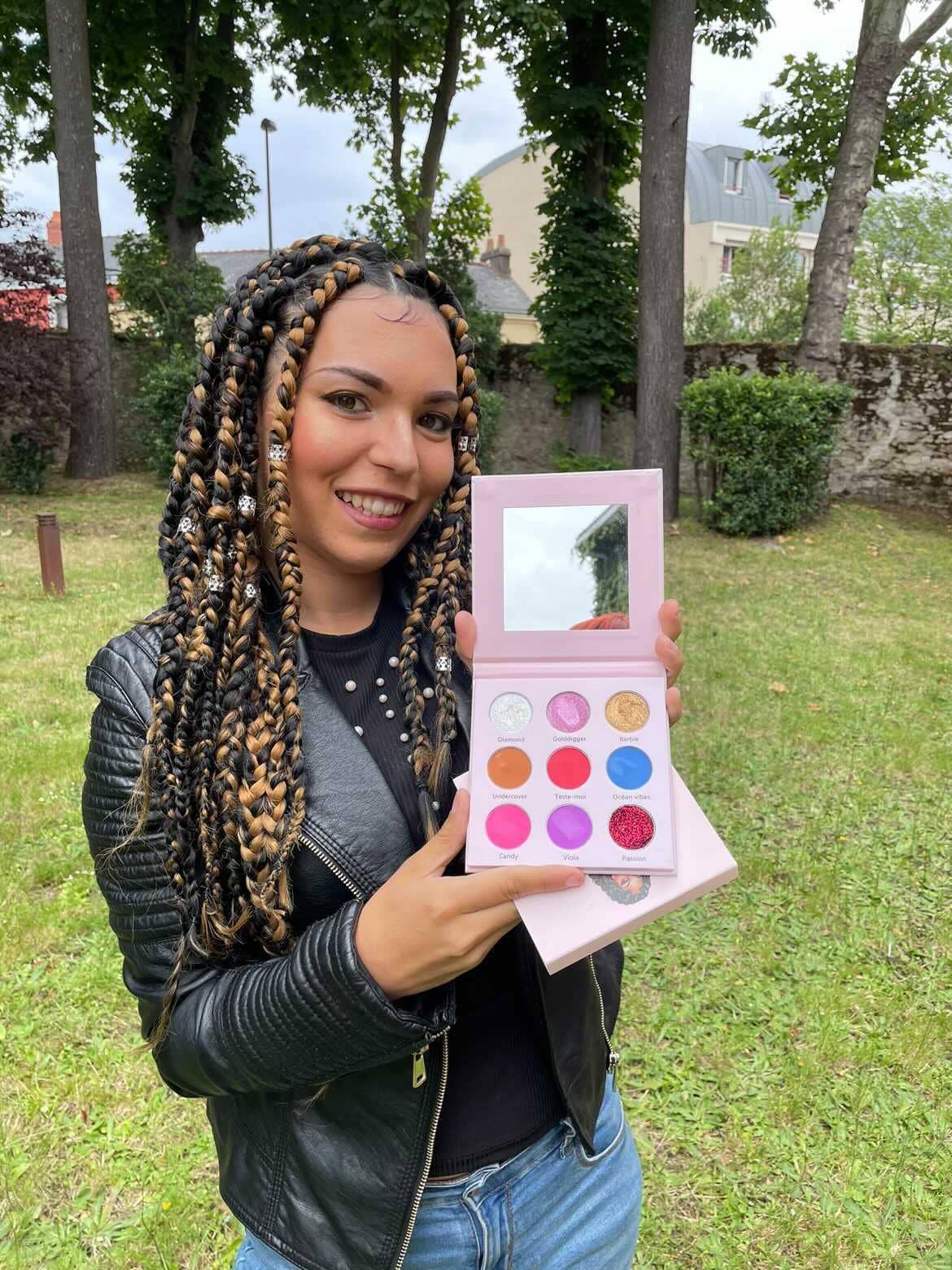 Chabinehairstore - Wholesale Eyeshadow Palette - Waterproof Hypoallergenic Eyeshadow Palette.1