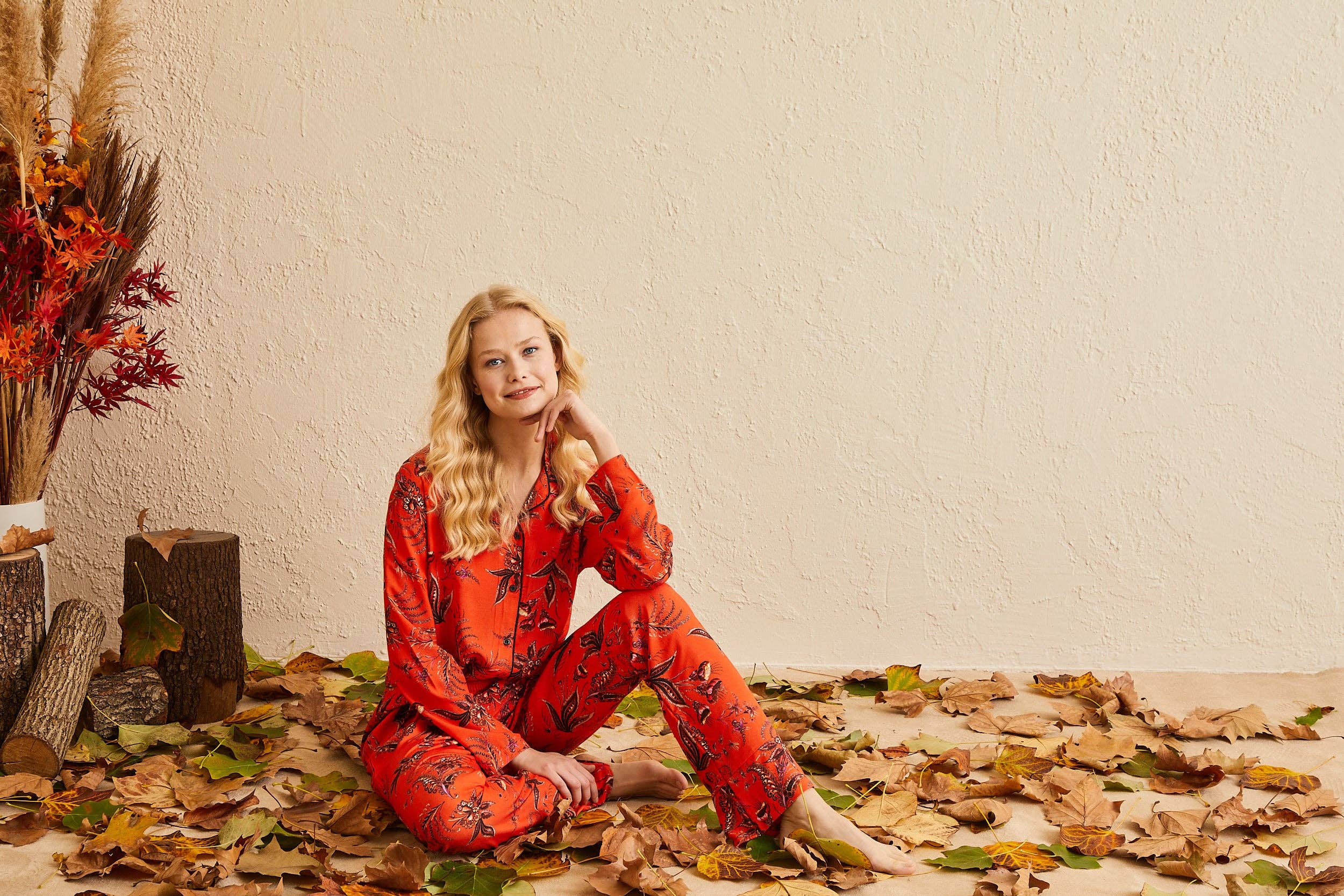 ENNA MODA – wholesale Sleepwear set – Women's – CORAL RED FLORAL DESIGN FRONT BUTTONED LONG PYJAMA SET6