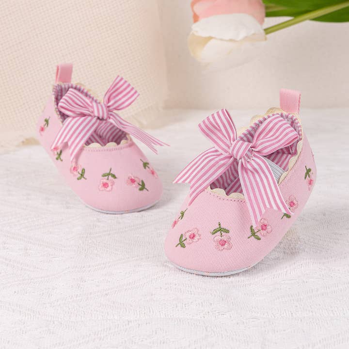 Kids Charm Online - Wholesale Crib Shoes - Baby - Embroidered girls baby shoes with front bow.14
