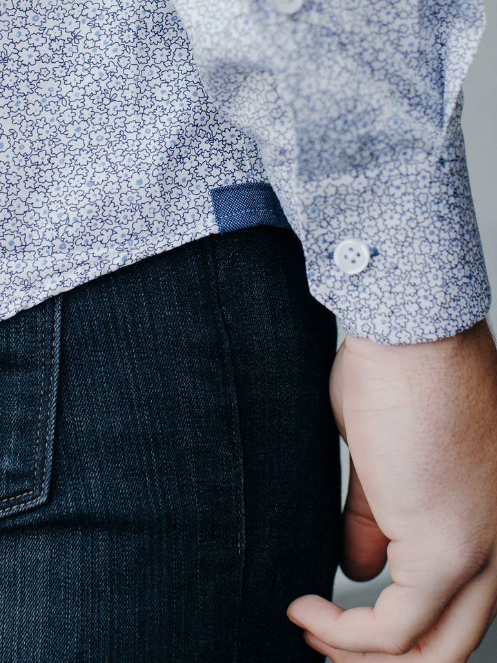 Alynn - Wholesale Button Down Shirt - Men's - Reid Floral Untuckable Slim Fit Dress Shirt White Alynn3