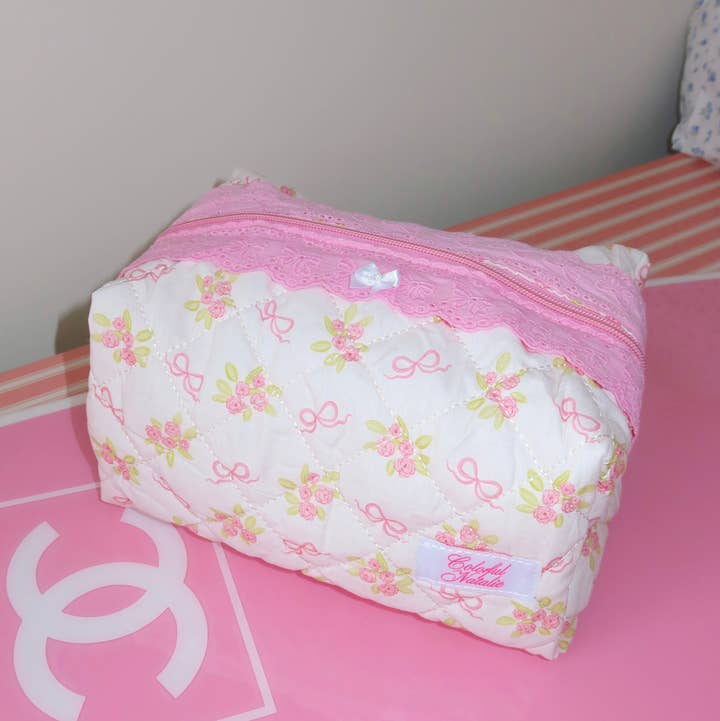 Colorful Natalie - Wholesale Makeup/Cosmetic Bag - Hearts On Florals XL Makeup Bag0