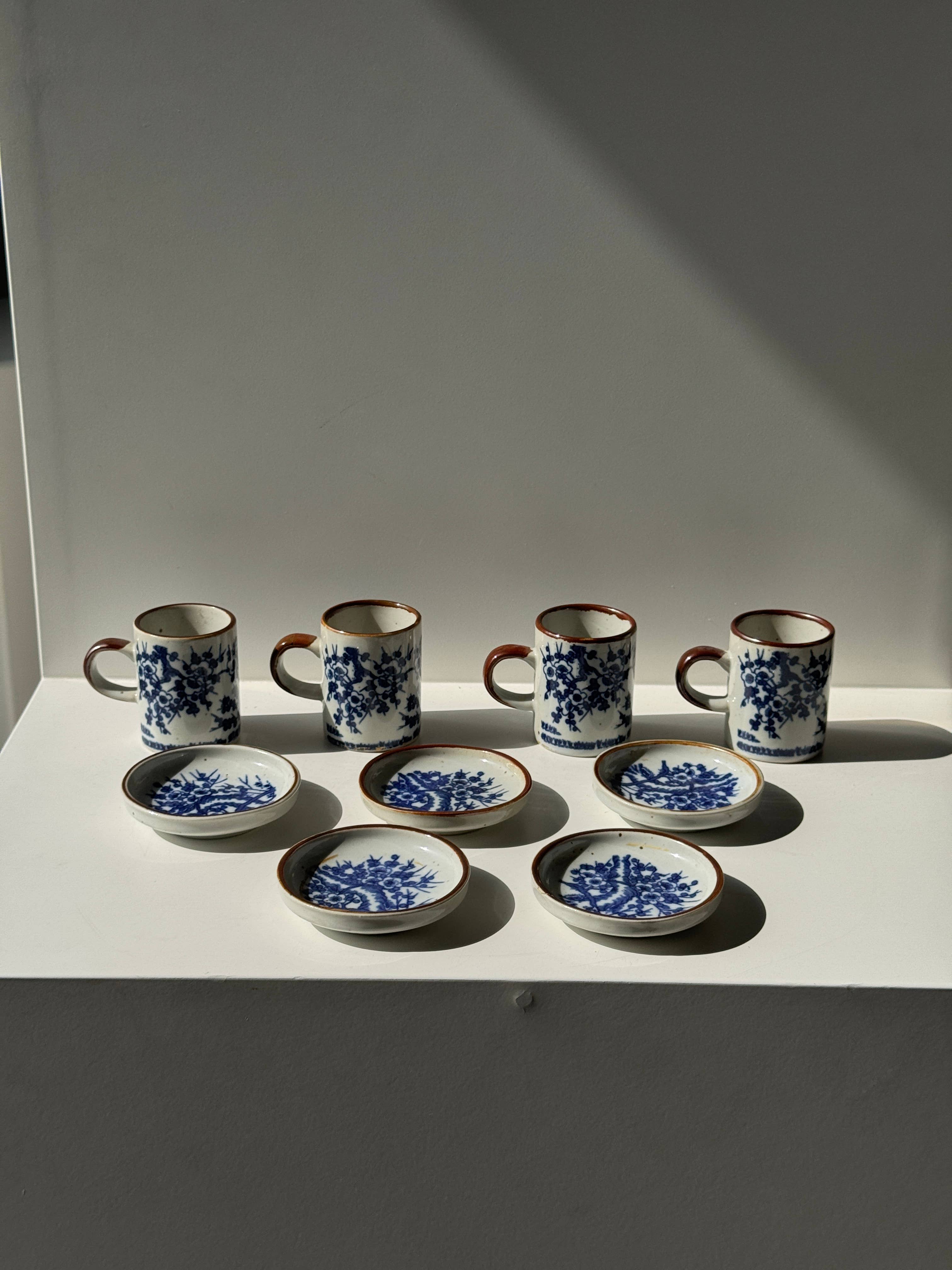 Blue Set of 4 small cups and their saucers with landscape decoration for wholesale on Faire13