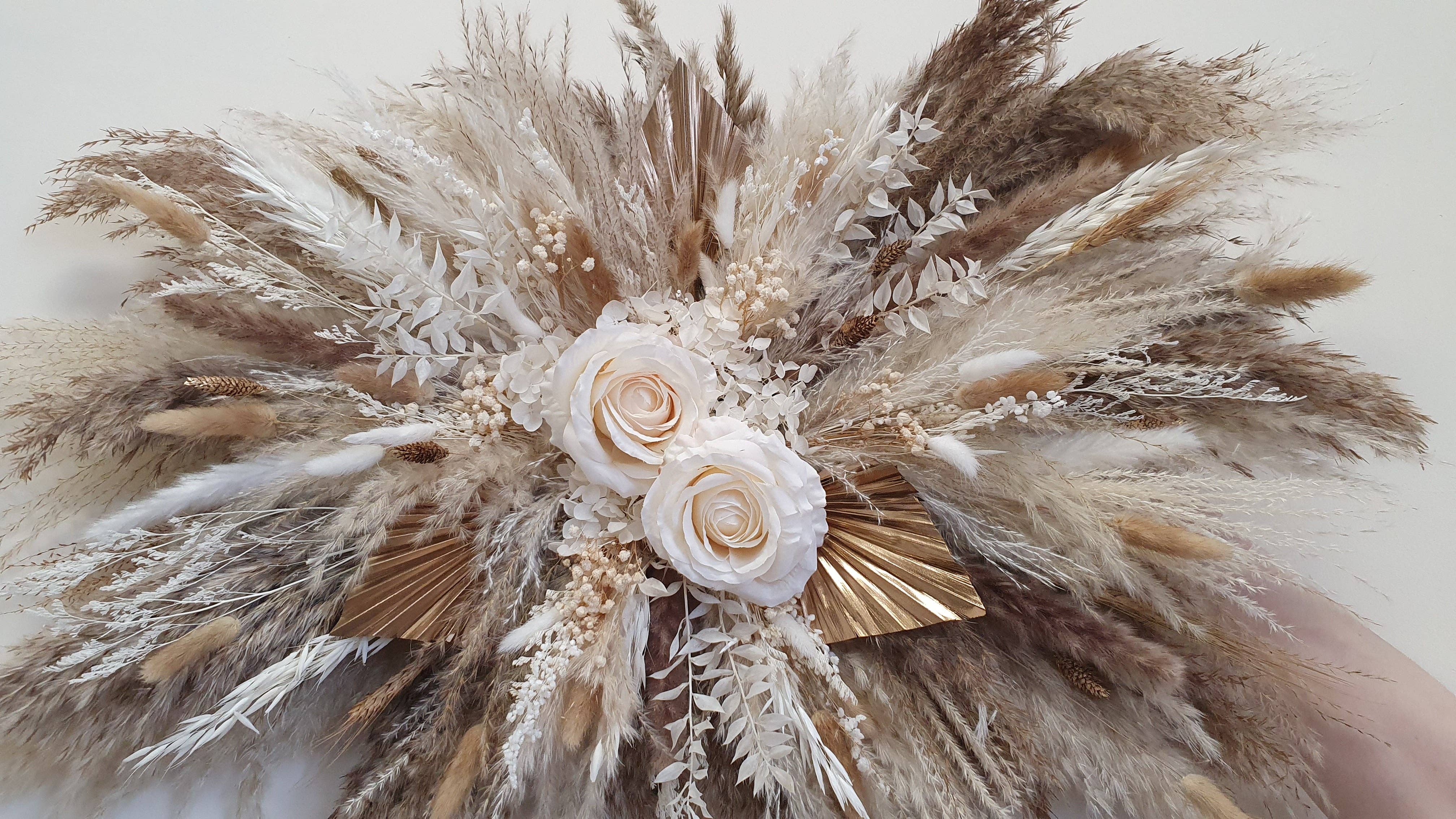 Opal Lily - Wholesale Dried/Pressed Flowers - Dried Pampas Wall Decor - Brown10