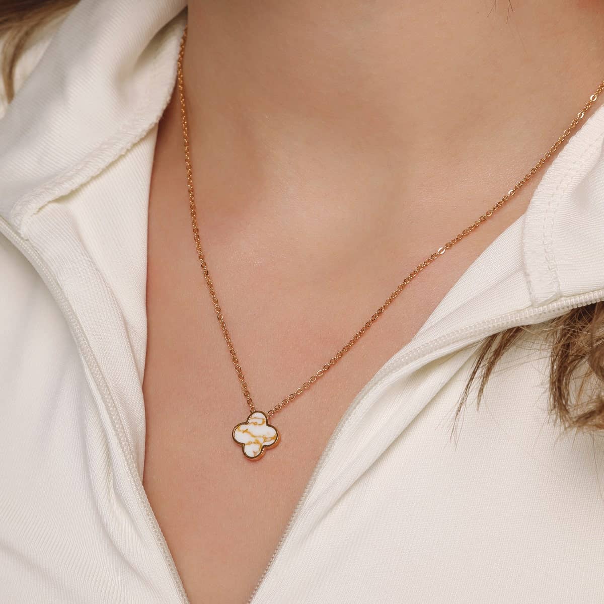 Schmuckgroßhandel – Großhandel Kette mit Anhänger/Charm – White-Gold Clover Kette | 18K vergoldet1