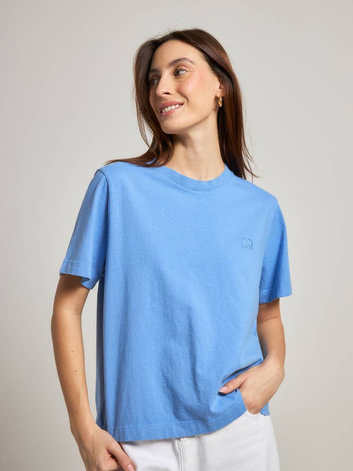 Women’s Essential Sunwashed T-Shirt Ultramarine for wholesale by Trendsplant Clothing