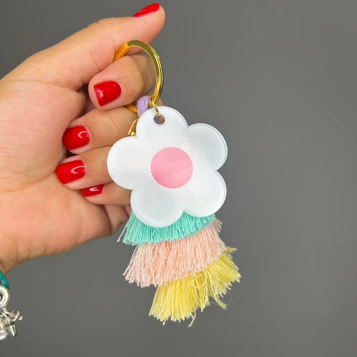 Daisy Flower Keychain for wholesale by Konfetti & Co