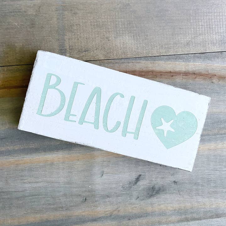 Cartello da spiaggia a forma di cuore, regalo di San Valentino, decoro da spiaggia per la vendita all'ingrosso da parte di Anchored Soul Designs
