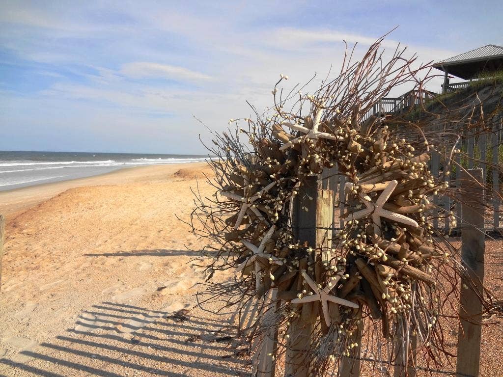 Sandy by the Sea Designs - Wholesale Wreath - DRIFTWOOD STARFISH WREATHS1