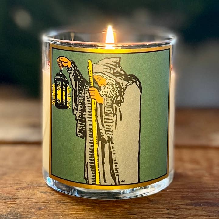 Vela de tarot ermitaño de 8,5 oz. para venta al por mayor de Magic Fairy Candles