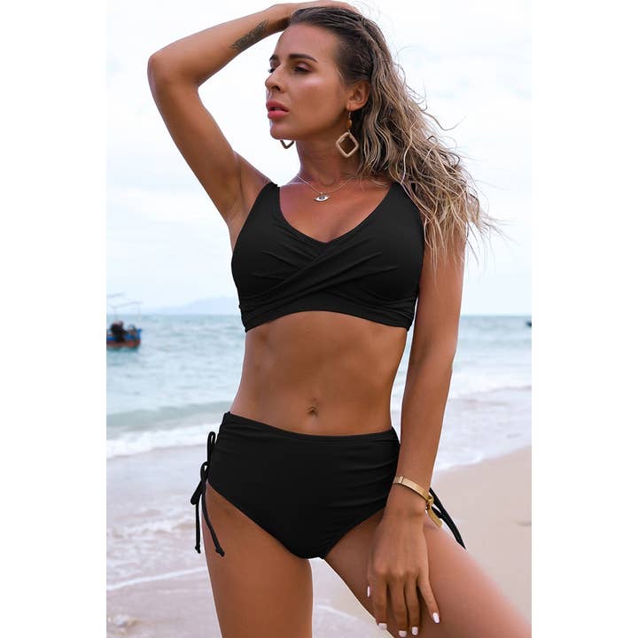 Twee stuks stevige, kruisvormige mouwloze bikini met ruches voor wholesale door Supreme Fashion