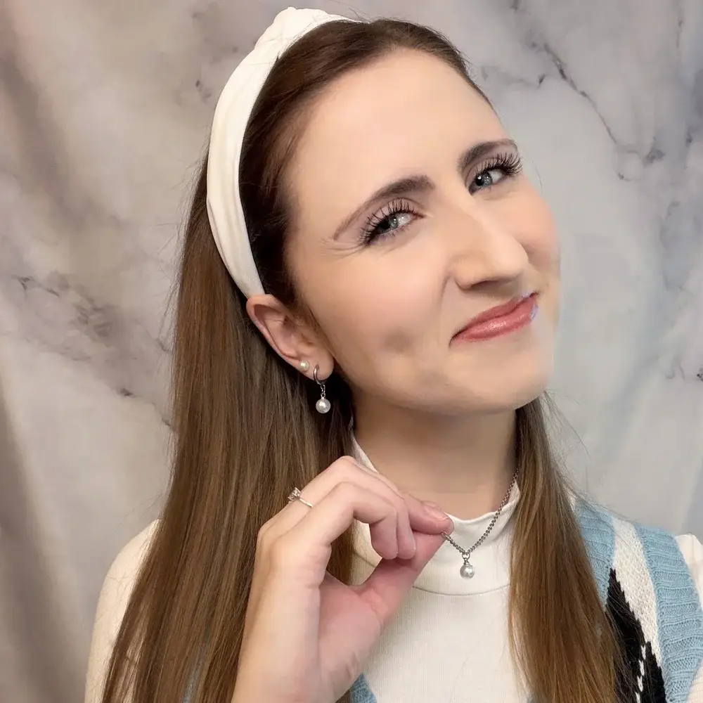 Aqua Essence Co - Wholesale Huggie Earrings - Lulu Jewelry Set | Hypoallergenic Pearl Earrings & Necklace1