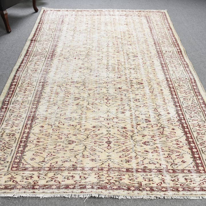 Handmade Beige & Red Geometric Rug, 5.6x9.3 Ft Area Rug for wholesale by Vintage Rugs Loom
