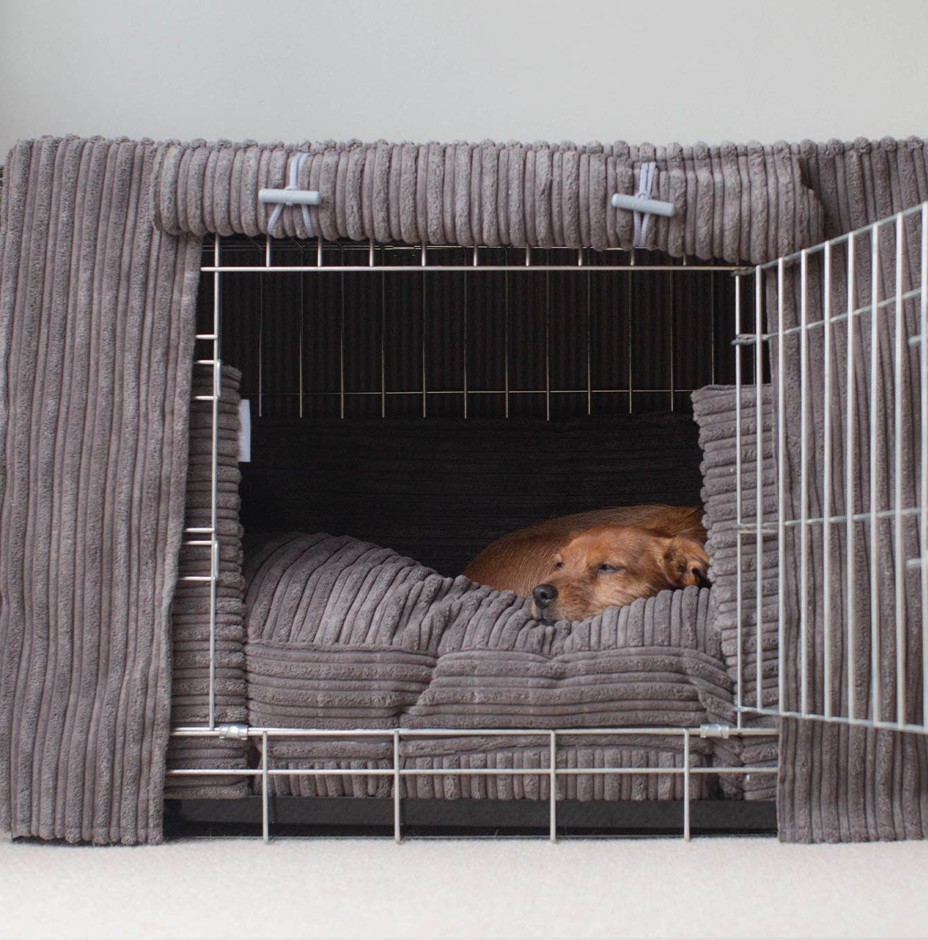 Lords and Labradors - Wholesale Pet Bed - Dog - Dog Crate Set in Dark Grey Essentials Plush0