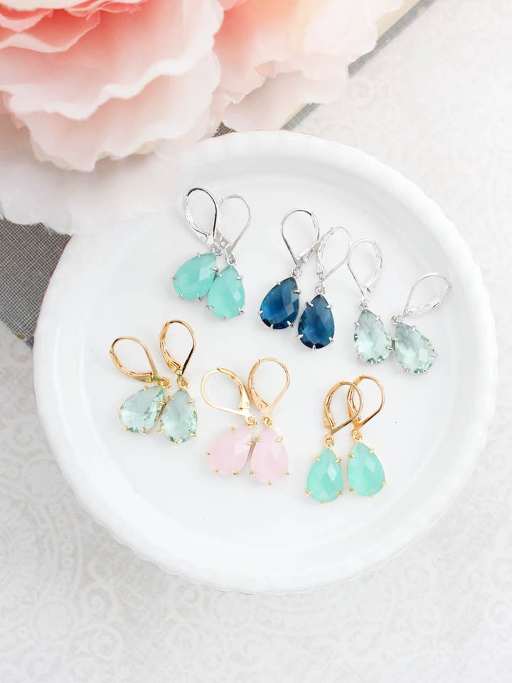 Boucles d'oreilles en forme de larme en forme de petit bijou - (plus de couleurs) pour la vente par A Pocket of Posies