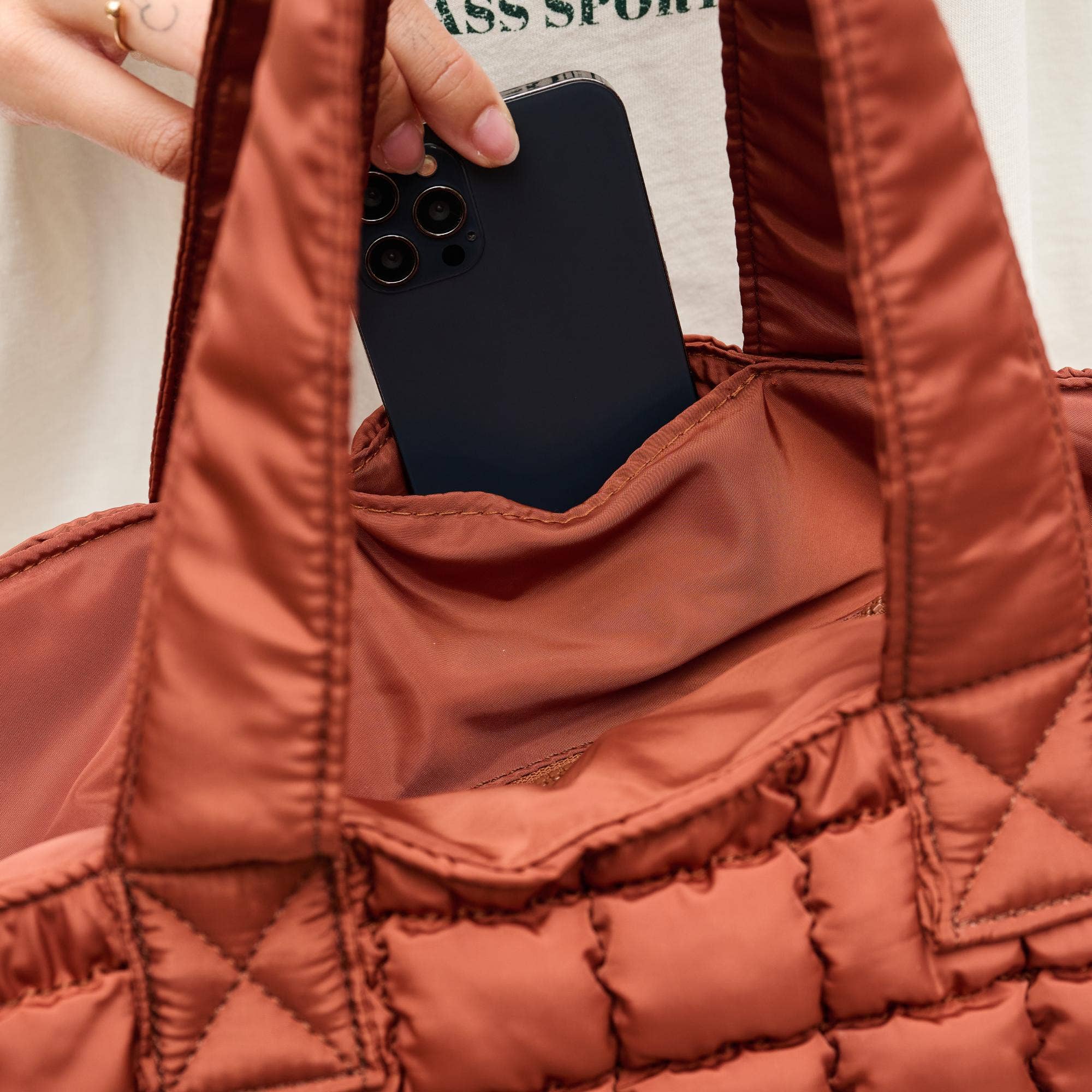 Sol and Selene - Wholesale Draagtas - Dames - Dreamer Gewatteerde Puffer Nylon Tas99