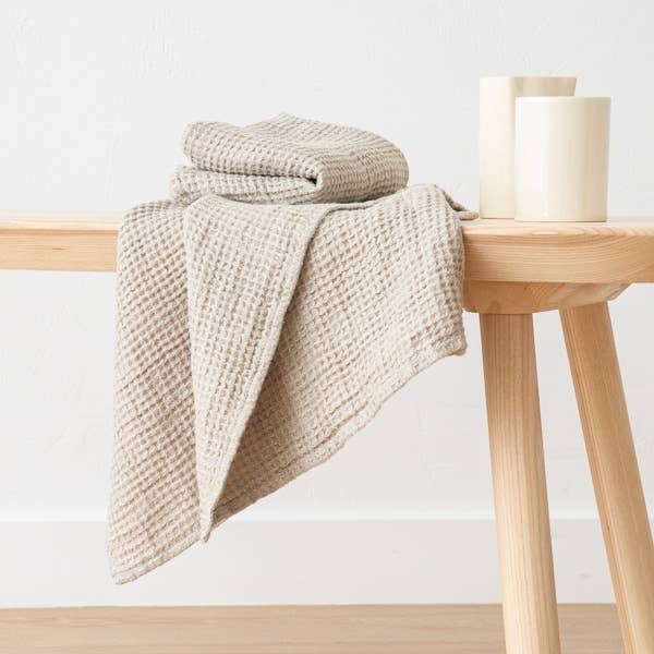 LinenMe - Wholesale Hand Towel - Linen Hand Towels Natural Washed Waffle Big2