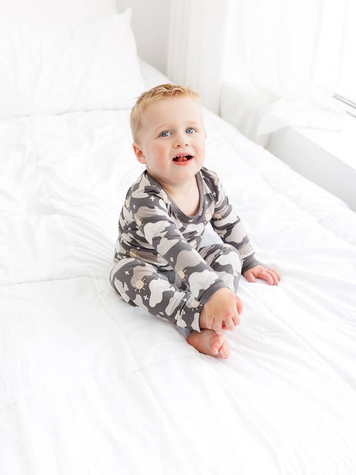 Ensemble Deux Pièces Camo Creed pour la vente par Handpicked and Chosen