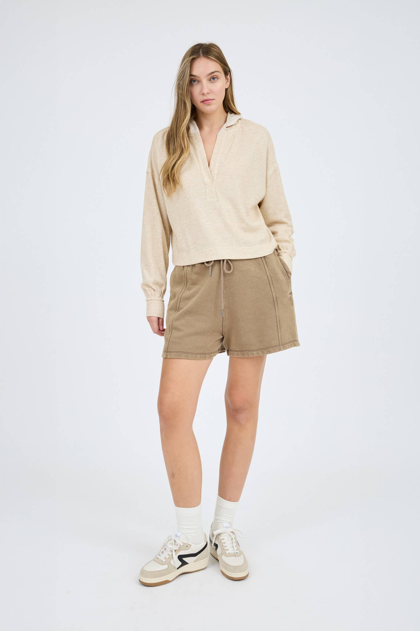 Blu Pepper – wholesale Stickad topp - Dam – Huvtröja med delad hals och långa ärmar i stickat tyg13