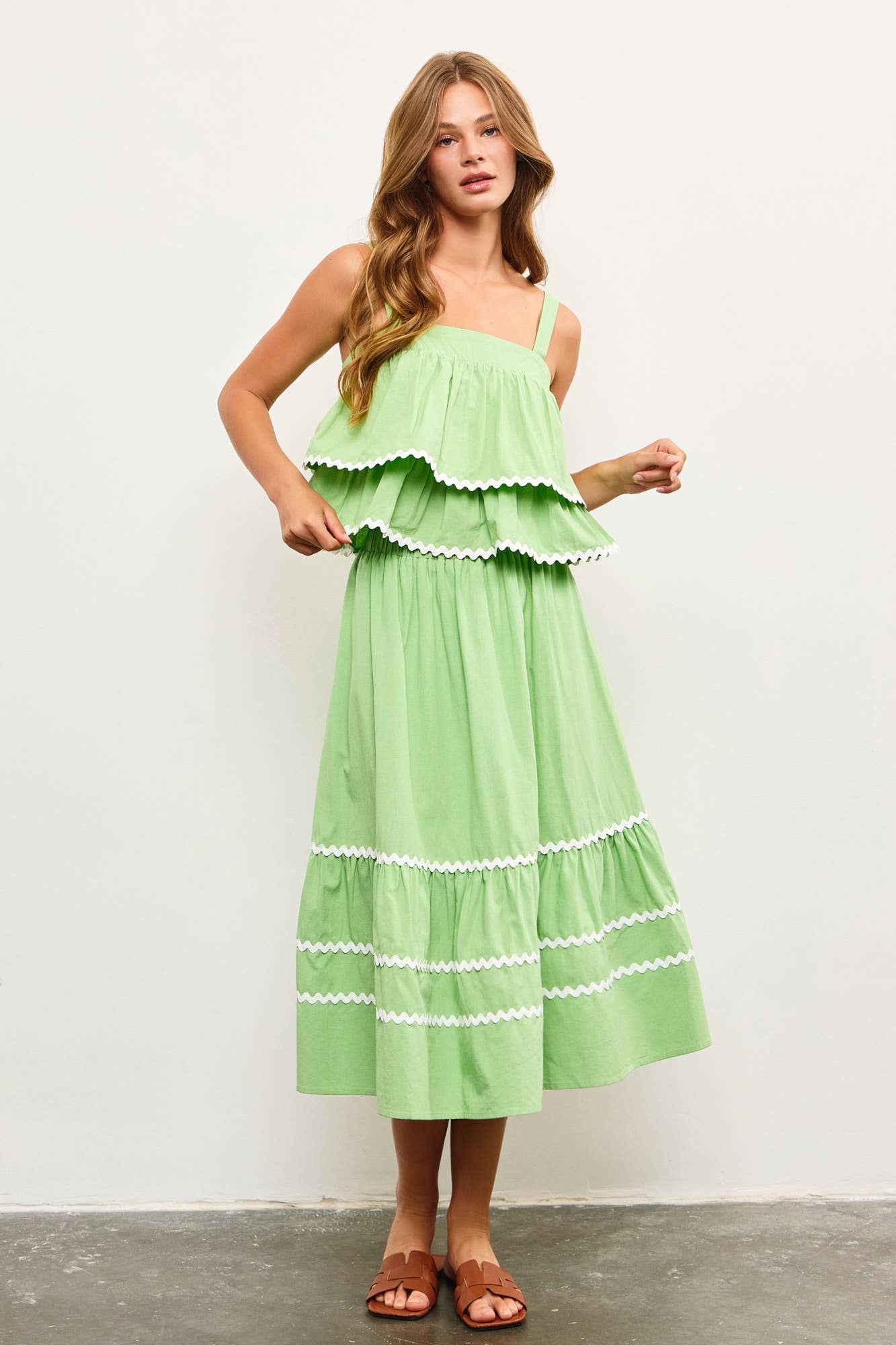 Mustard Seed - Wholesale Blouse - Women's - SCALLOP TRIM DETAIL TIERED SLEEVELESS TOP10