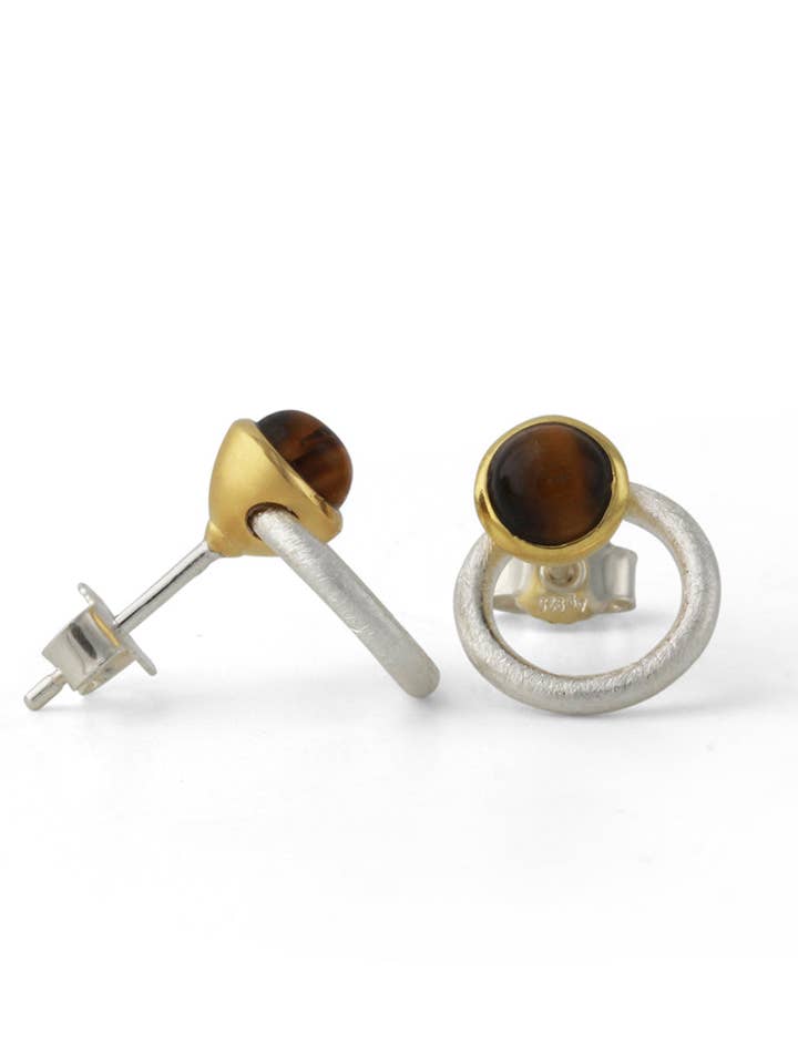 Silver stud earrings with 5mm tiger's eye, 18ct gold-plated for wholesale by Campur GmbH
