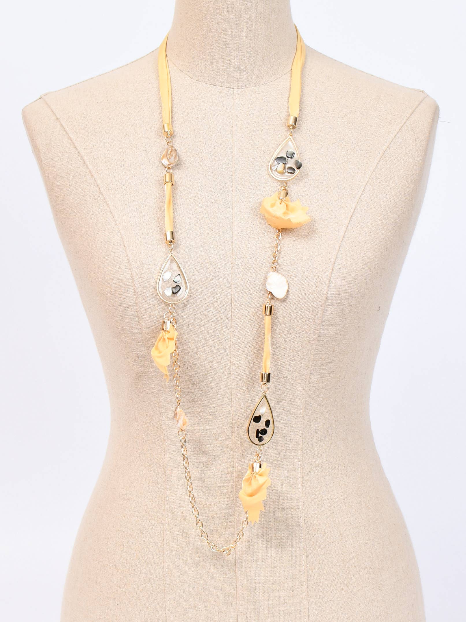 Victoria Moda - Wholesale Pendant/Charm Necklace - Long teardrop-shaped necklace1