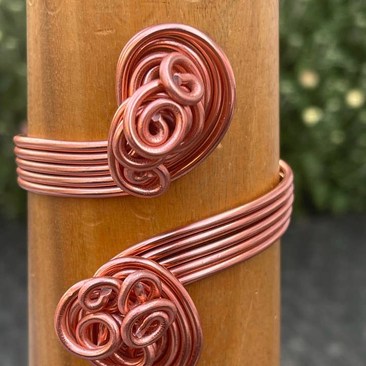 Jewelry With Me - Venta al por mayor Pulseras tipo brazalete - Brazalete de alambre de aluminio de color cobre