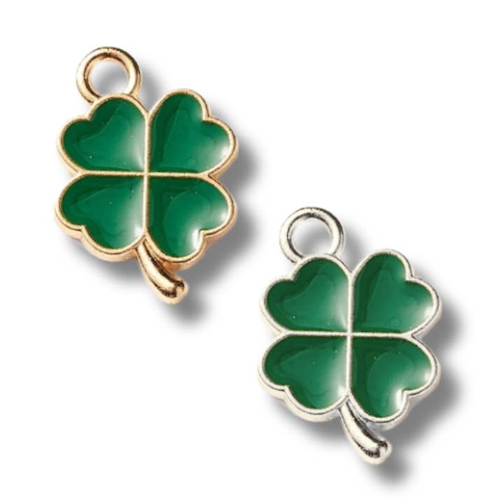 Breloque Clover pour la vente par Love, Paige Designs