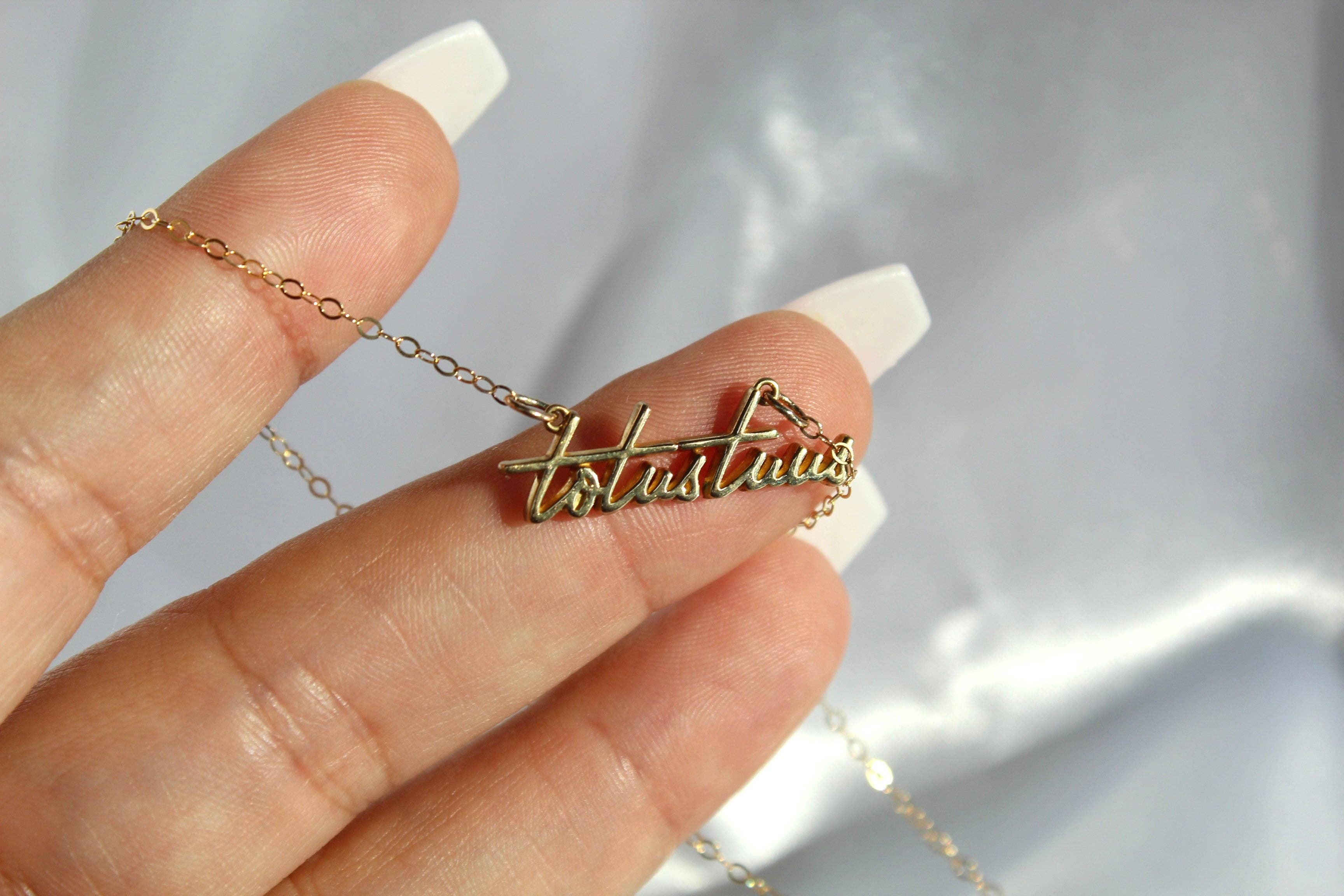 Naomi's Happy Place Shop - Wholesale Halskettinghanger - Totus Tuus2