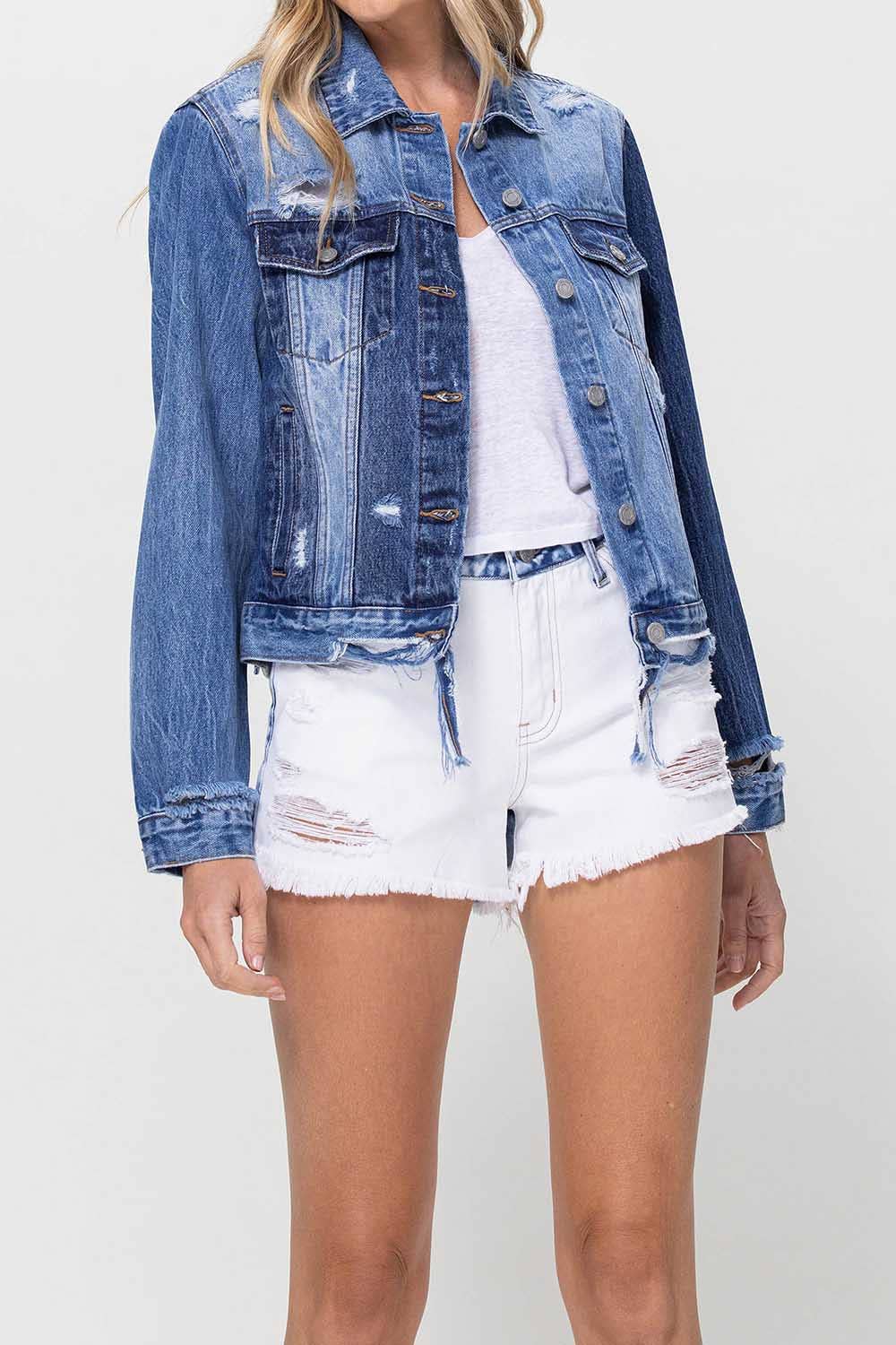 Lycklig KLASSISK JEANSJACKA V2745J MED KONTRASTERANDE KONTRAST för wholesale på Faire7