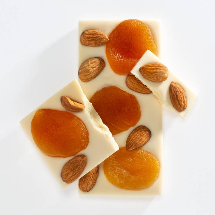 Charlotte Piper - Wholesale Chocolate bar - White Chocolate Bar 50g Apricot & Almond(12)0