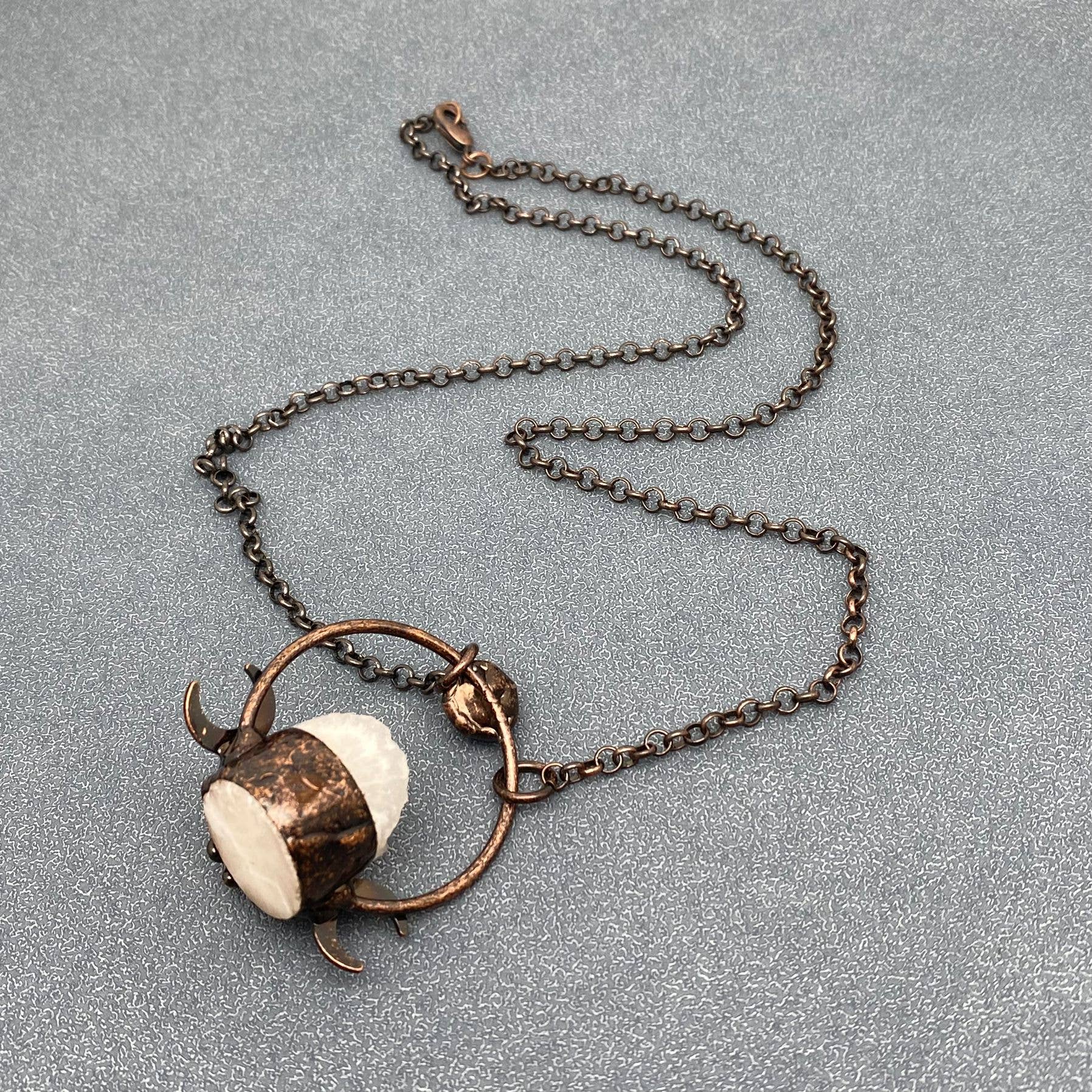 Mio Queena – Großhandel Spiritueller Stein/Kristall – Crysta Craft Moon Charm-CS mit weißem Kristall, Amethyst und Puder2