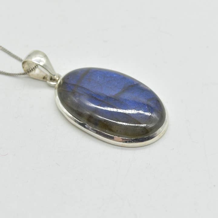 Labradorite Pendant in 925 Silver, 2.3cm-3.5cm, No Chain for wholesale by Oriental Direct Craft Supplies