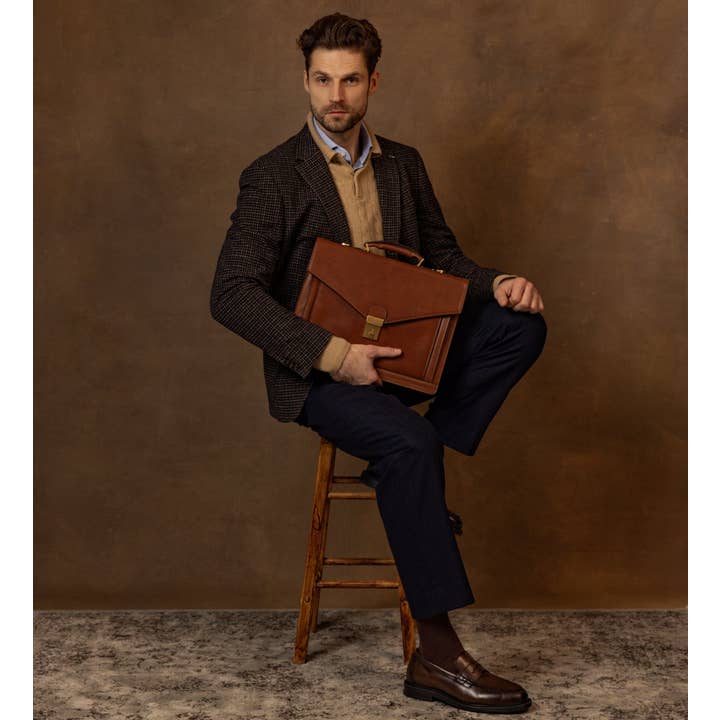 Time Resistance – Großhandel Aktentasche – Unisex – Klassische Design-Lederaktentasche - Der Magus24