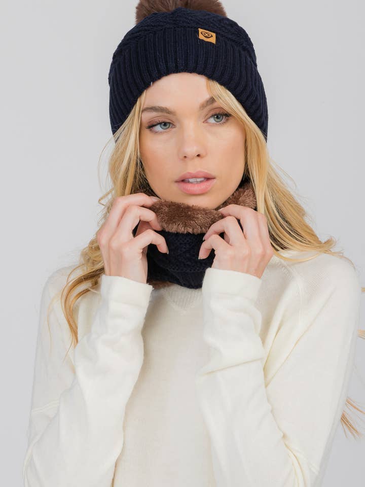 Set berretto e scaldacollo foderati in pile per la vendita all'ingrosso da parte di Honey J