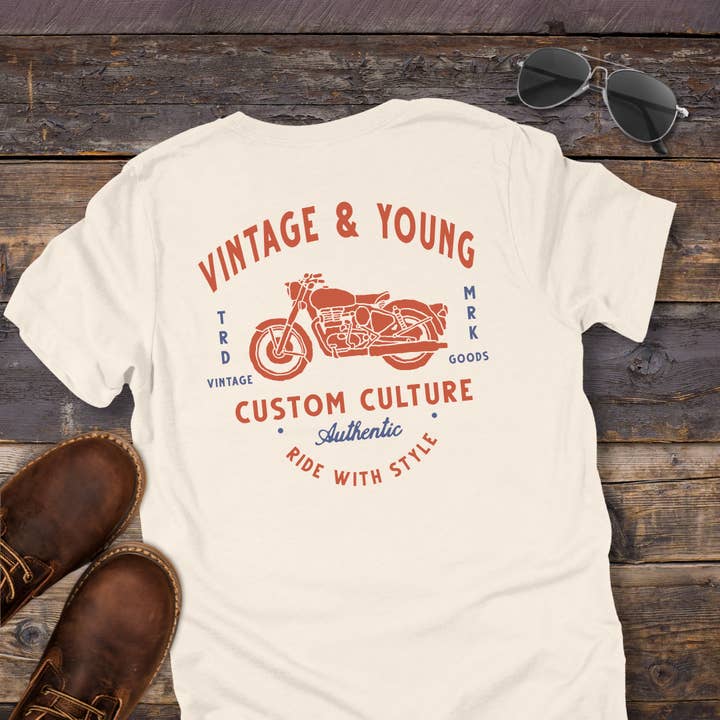 T-shirt de motard à la culture personnalisée inspiré rétro 2.0 pour la vente par VIntage & Young