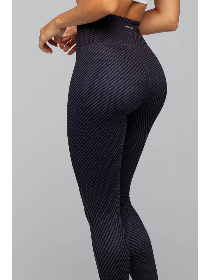 PHUTURE – Engroshandel Activewear-sæt – til kvinder – Cindy Prado - Lightspeed/Carbon Fiber Outfit2